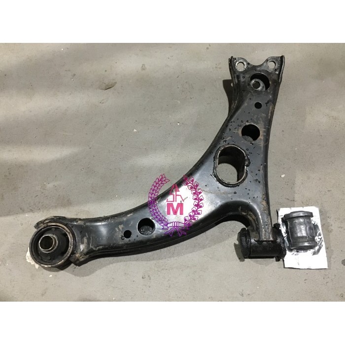 

BOS BUSH BUSHING BOSING ARM SAYAP DEPAN BESAR KECIL CORONA ABSOLUTE