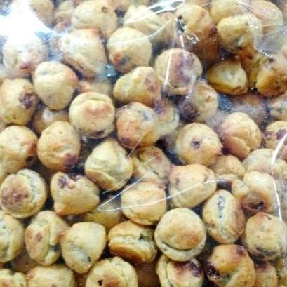 

Kue Sus Kering 1Kg - Soes Kering Coklat Lumer- Sus Cokelat Kering