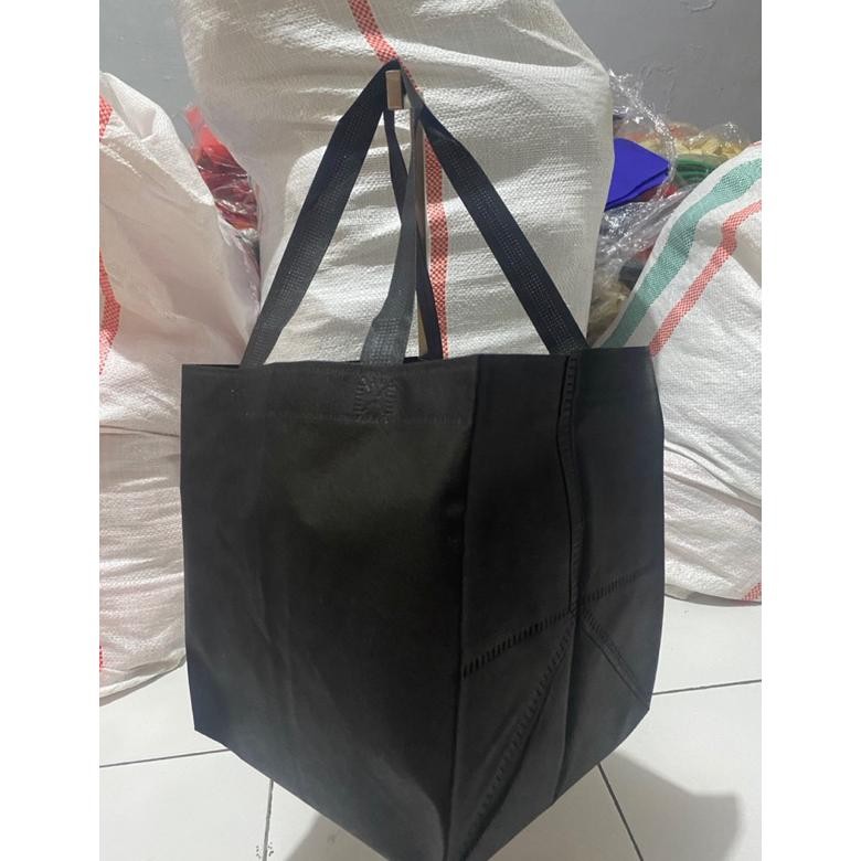 

BISA COD (1 PACK = 60 PCS) GOODIE BAG TAS HAJATAN 22x22 CM TINGGI 25 CM / TAS NASI BOX / TAS HAJATAN KOTAK NASI / TAS WALIMATUL / TAS SPUNBOND TERLARIS / TAS SUNBOND SOUVENIR TERMURAH / TAS SEMINAR / TAS RAMAH LINGKUNGAN an-6