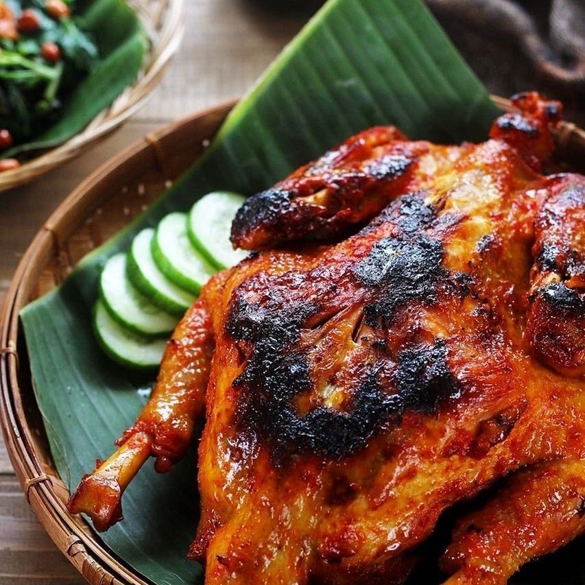 

Ayam Bakar Taliwang ( 1ekor) termasuk lalap dan sambal