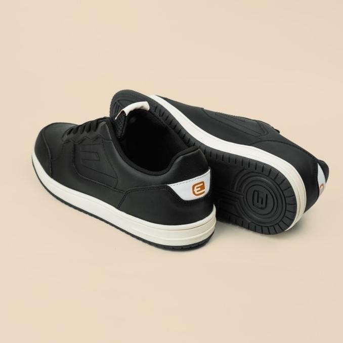 Sepatu Sneakers Footwear Emba Shuffle Black