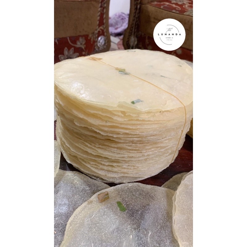 

50 lembar kerupuk singkong / kerupuk laweh khas minang