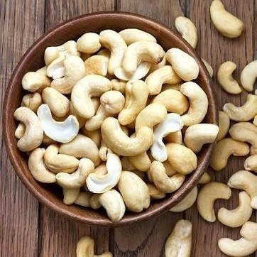 

Raw Cashew 1kg / Kacang Mede Mentah 1kg