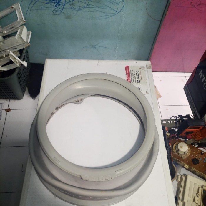 KARET PINTU MESIN CUCI ELEKTROLUC EWF 10751.EWF 85661.