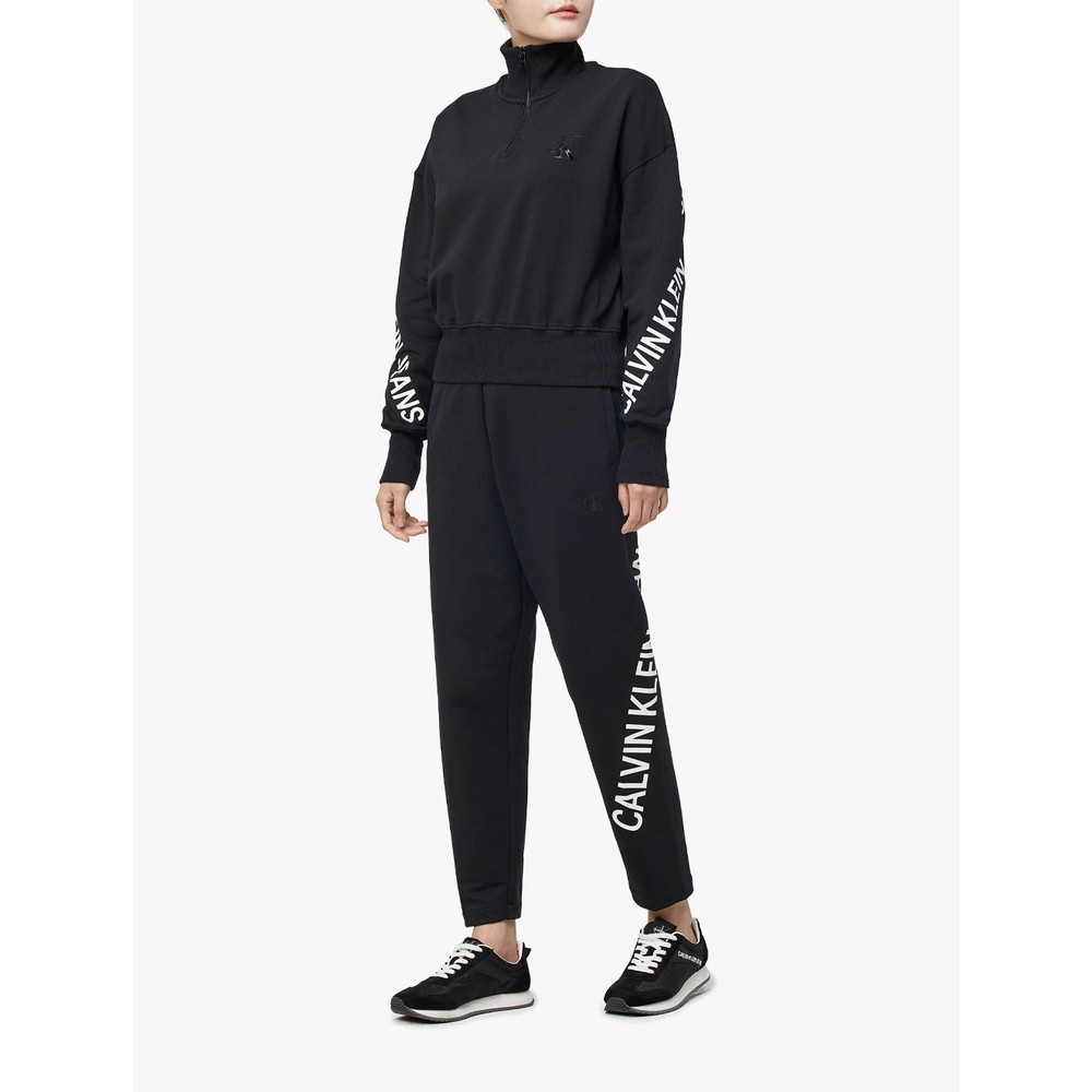 CALVIN KLEIN JEANS  -  CELANA WANITA