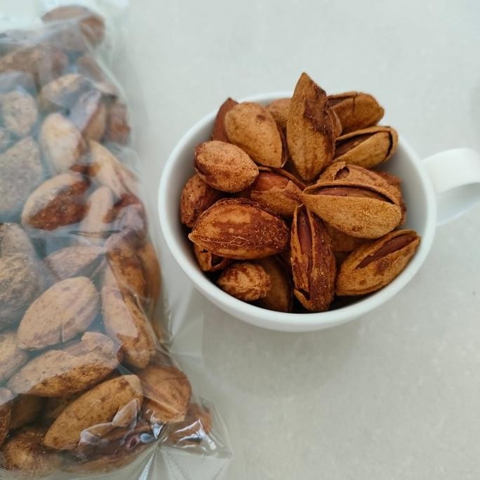 

ALMOND Kacang ALMOND Roasted Milk 1 Kg Kacang Kulit Almond Panggang TT