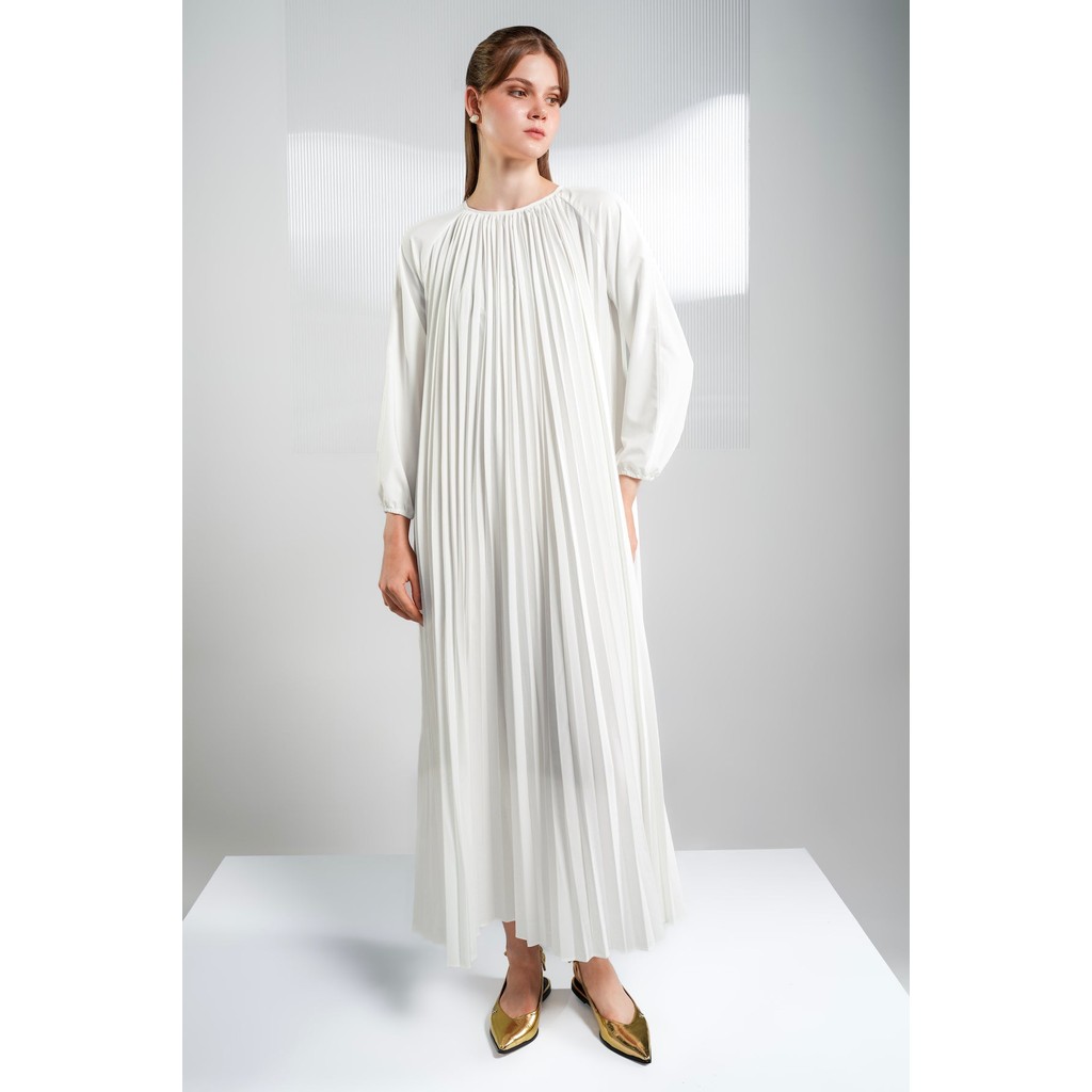Benang Jarum - Charlotte Pleated Long Dress - White