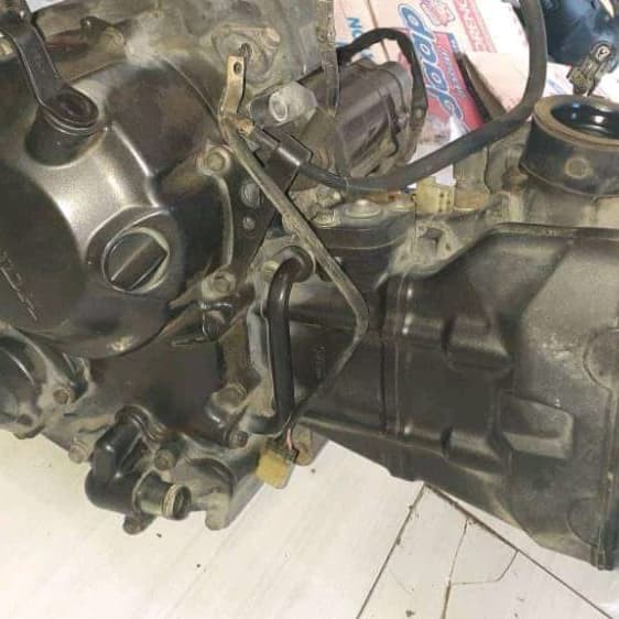 {Bekas} Mesin Fullset Seglundung CBR250R CBR 250 250R Thailand Ori Berkualitas