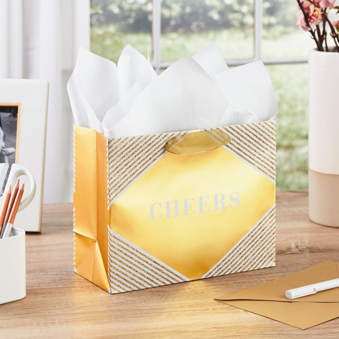 

Paper Bag Medium- Gift Bag- Hallmark- Cheers On Gold Bag With Tissue Terbaik