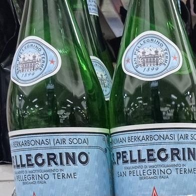 

] san pellegrino sparkling water 1000ml