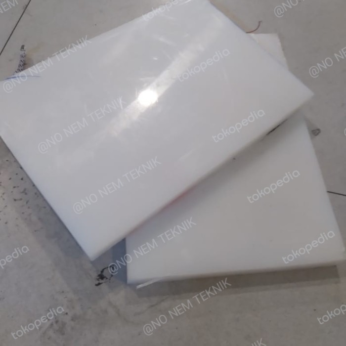 

nylon pe sheet putih 20mm x 30cm x 50cm / pe lambaran putih