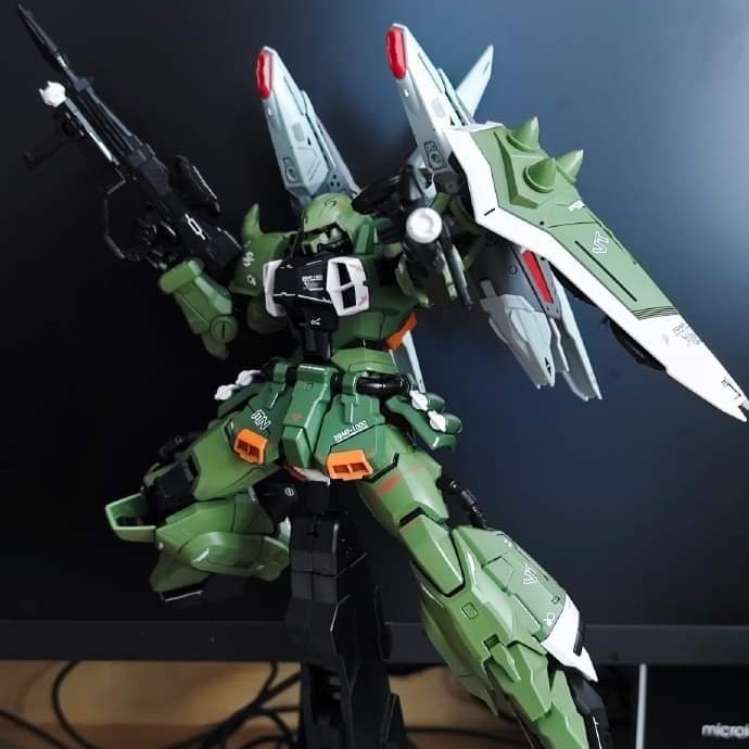Phantom Model MG 1/100 Blaze Zaku Model Kit [2001G] Mokit Robot