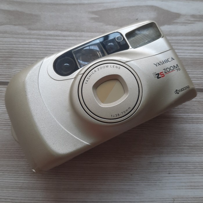 Kamera Analog Yashica EZS Zoom 70