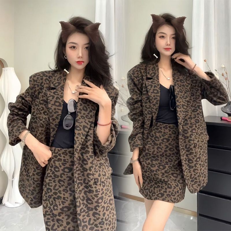 Blazer Motif Macan Tutul+Pinggang Tinggi a Setelan Fashion Rok Line