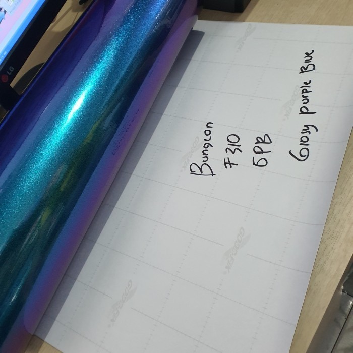 

Sticker Goodfix Bunglon Chameleon 50 Cm ( Rol ) Terlaris