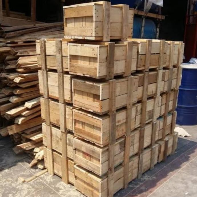 

PACKING PETI KAYU BARANG PECAH BELAH RAWAN PECAH PACKING PALET KAYU BERGARANSI