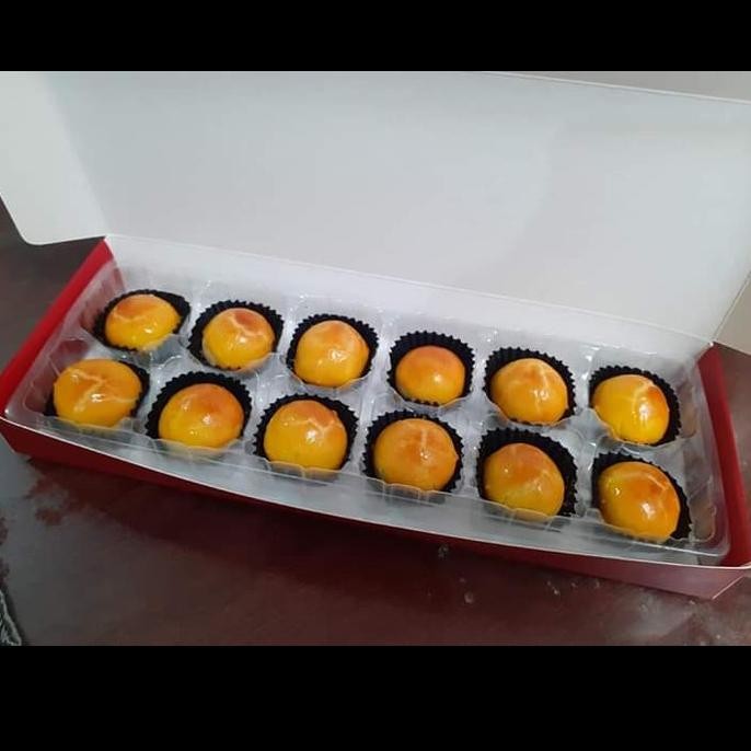 

BEBAS ONGKIR - Dus nastar sekat 12 holes, isi 10 set