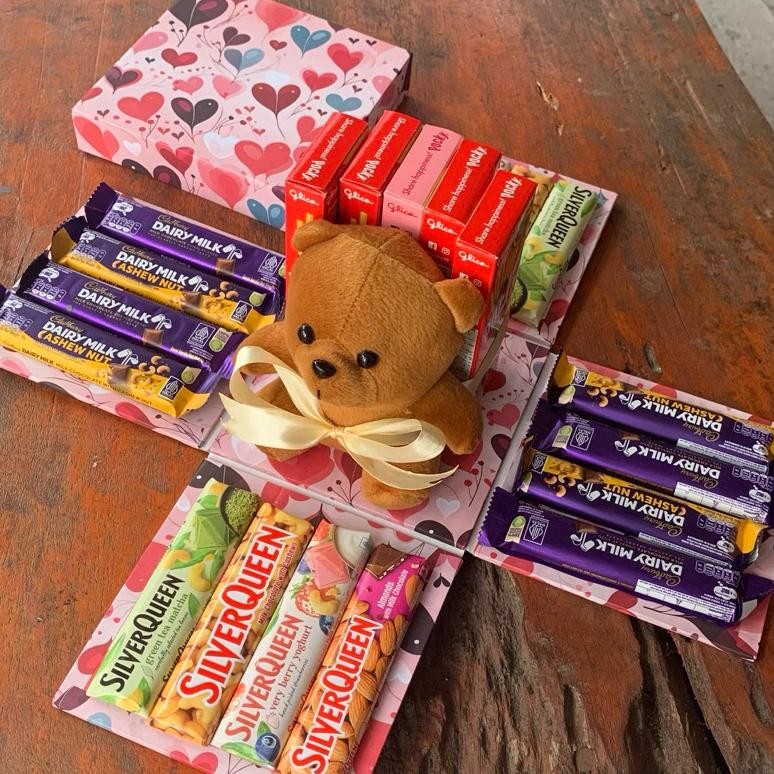 

Surprise Gi Box Cokelat Silverqueen Boneka Tedy Bear