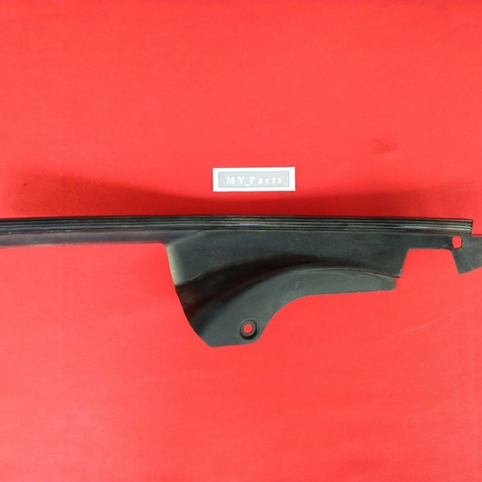 Silplate Kanan Bawah Jok Belakang BMW e36