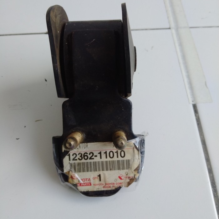 Engine Mounting 12362-11010 Toyota Corolla EE80 Original