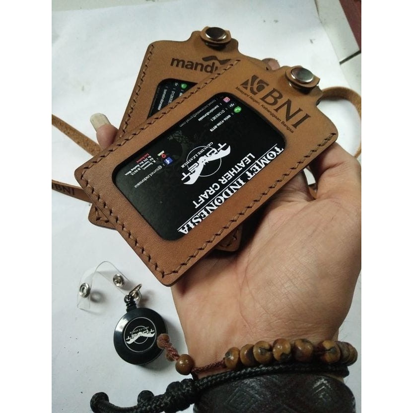 

case id card / nametag holder kulit asli, tipe kancing