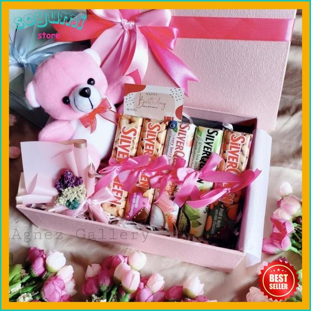 

Hampers Coklat Snack Box / Kado Valentine Ulang Tahun Wisuda Natal / Souvenir Ulang Tahun / Silverqueen (Murmer)