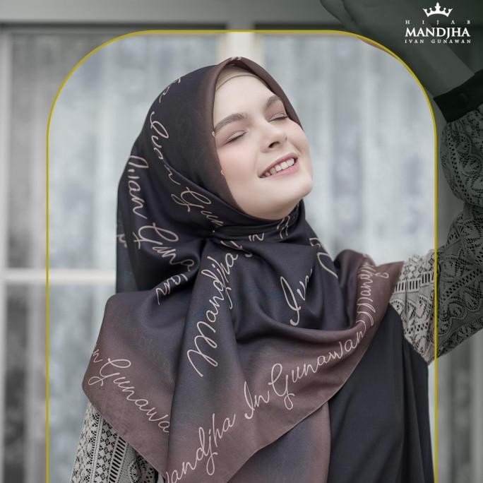 Mandjha ivan gunawan hijab - chic monogram black scarf