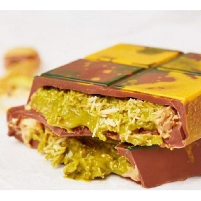 

AM- DUPE COKLAT DUBAI VIRAL PISTACHIO KADAYIF CHOCOLATE AM99