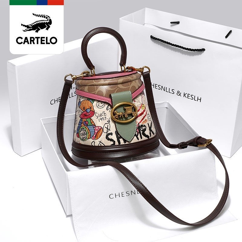 (GRATIS PENGIRIMAN) ❤️Tas Selempang Wanita 2021 Tas Ember Grafiti Beruang Pasang CK Baru 2021 Tas Ku