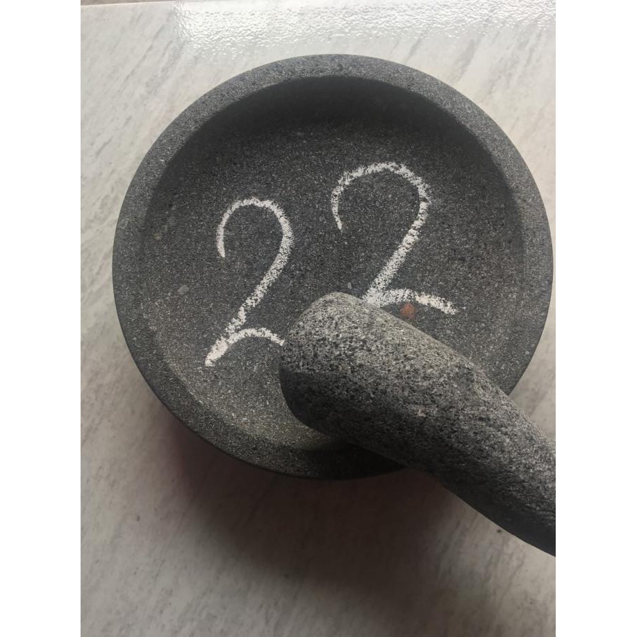 

COBEK BATU UKURAN 22 cm - COBEK BATU & ULEKAN HM