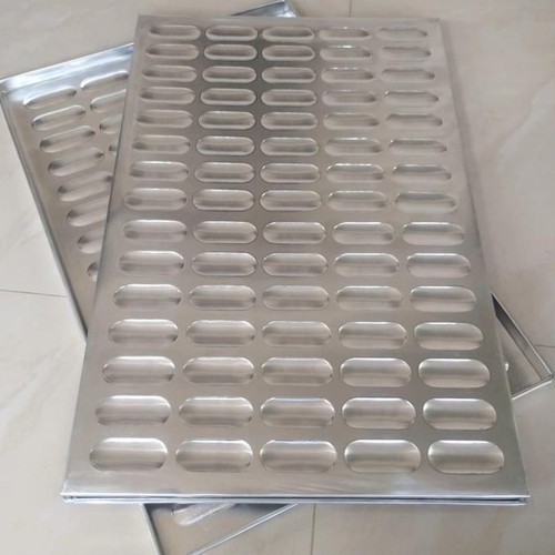 

Loyang Lidah Kucing 40 x 60 / Cetakan Lidah Kucing Lokal isi 70 Lubang
