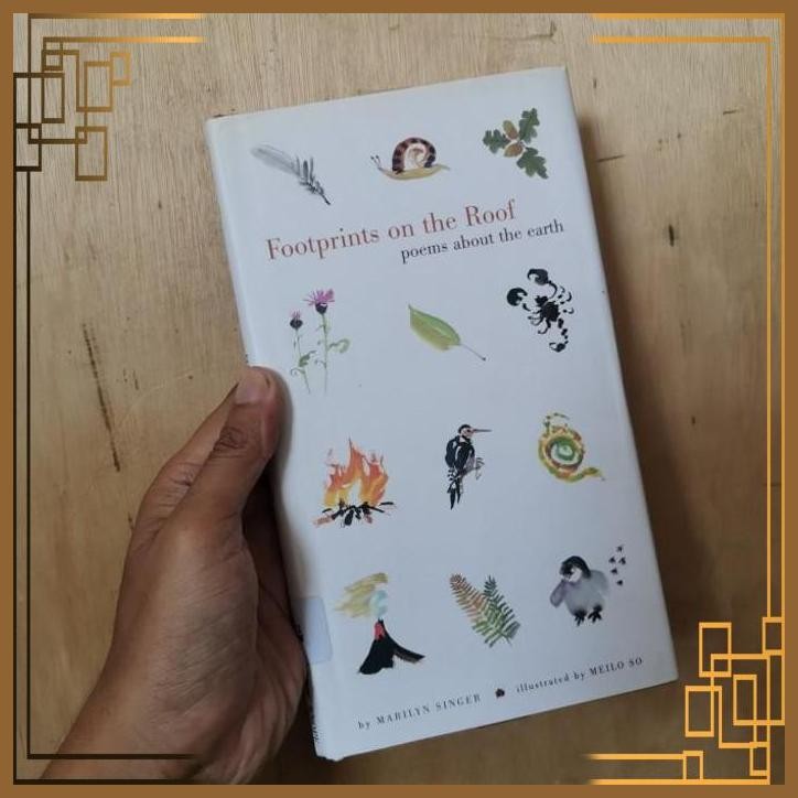 

[ADG] Buku Import Footprints on the roof Poems about the earth