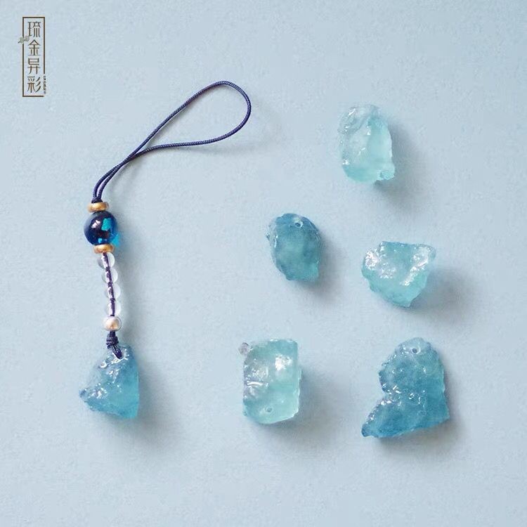 Liontin Kristal Biru Niche Desain Asli Aquamarine Alami Liontin Ponsel Mini Batu Kasar Kristal Putih