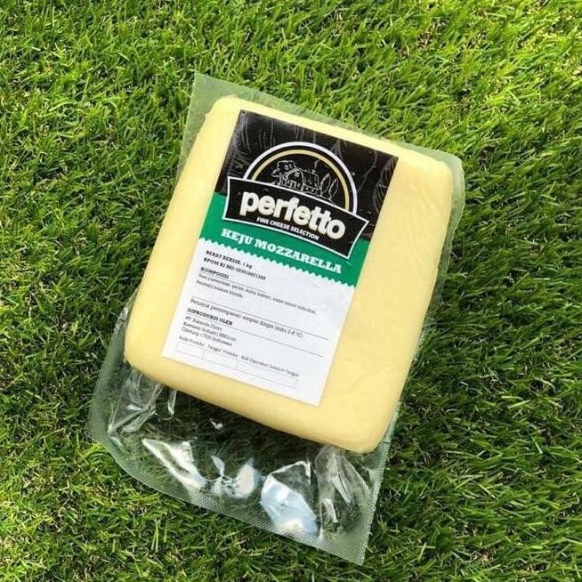 

PROMO PROMO Keju Melted Mozarella Perfetto (kemasan pabrik) Asli 1 kg gojek