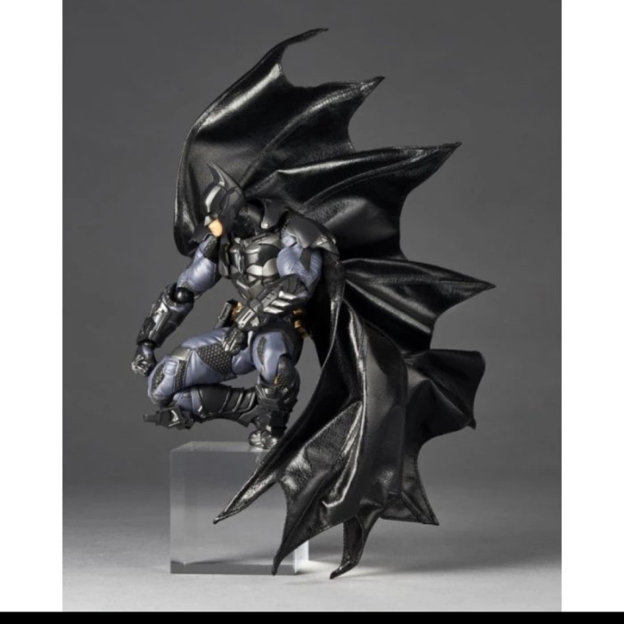 REVOLTECH AMAZING YAMAGUCHI BATMAN (BATMAN: ARKHAM KNIGHT VER.)
