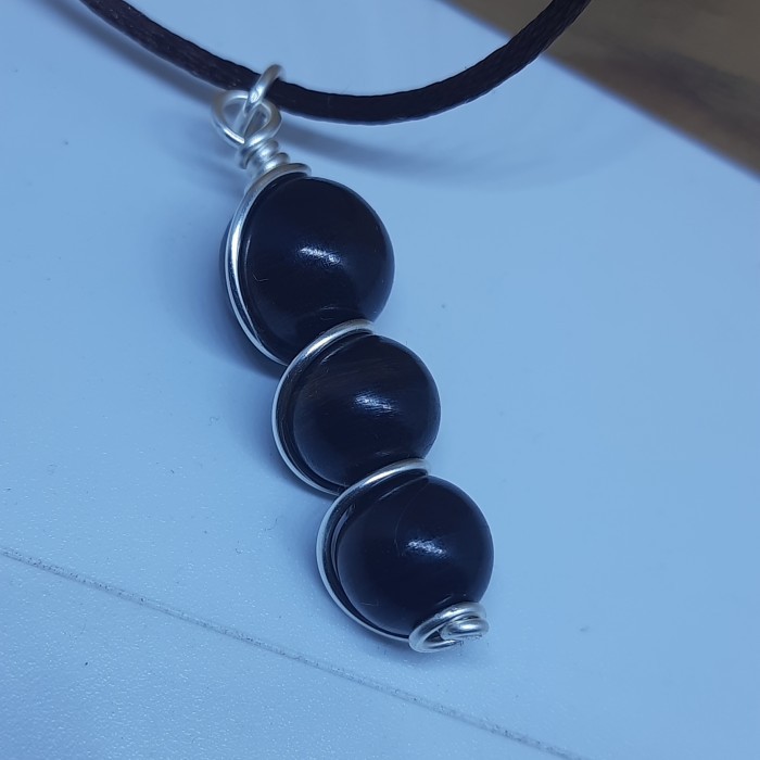 Azzatun - Liontin Gaharu Kalimantan Tenggelam