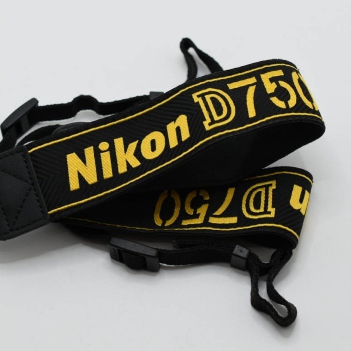 Tali Strap Original Nikon D750 D610 D600 (Bekas)