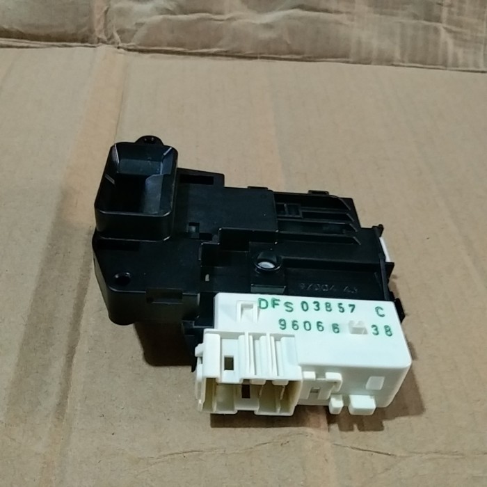 DOOR LOCK MESIN CUCI LG FRONT LOADING