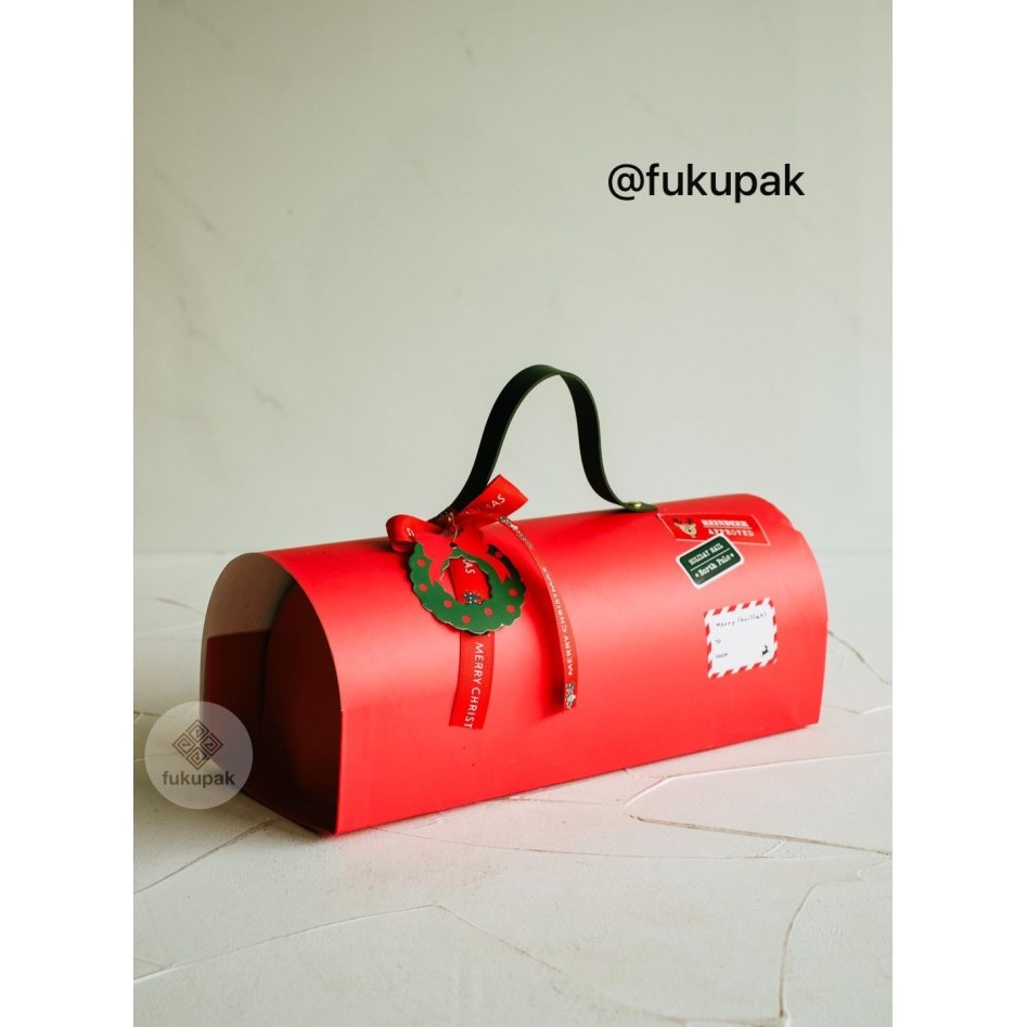 

Treasure Box Natal (10pcs) kotak hamper christmas imlek rollcake toples kue kering lapis bomboloni