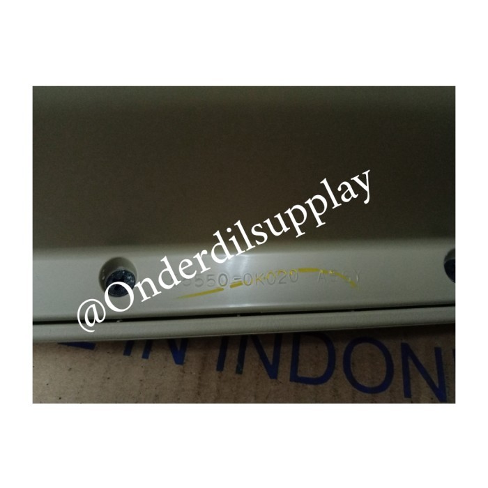 Tutup Laci Bawah Dashboard Innova Cream Tua 2004-2008