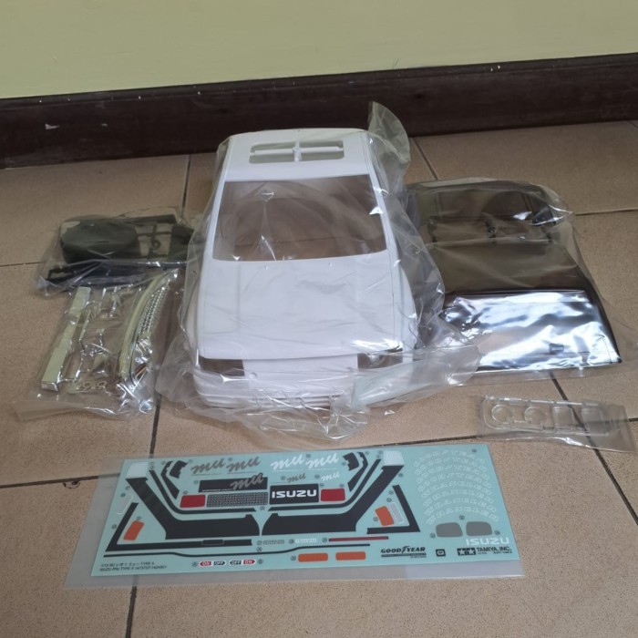 Tamiya RC 1/10 Body Isuzu MU Hard Body