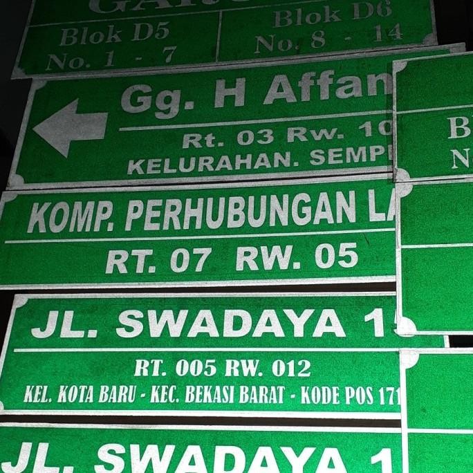 SILAHKAN PRODUK_ PLANG NAMA JALAN PLAT ALUMINIUM LAPISAN STICKER REFLECTIVE KGS