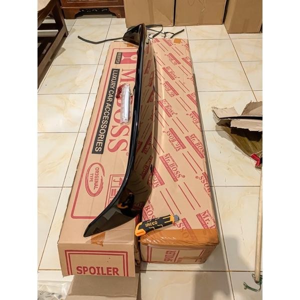 Spoiler Kijang Innova Luxury Bahan Plastik Abs