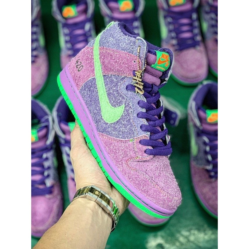 NK SB Dunk High Reverse Skunk
