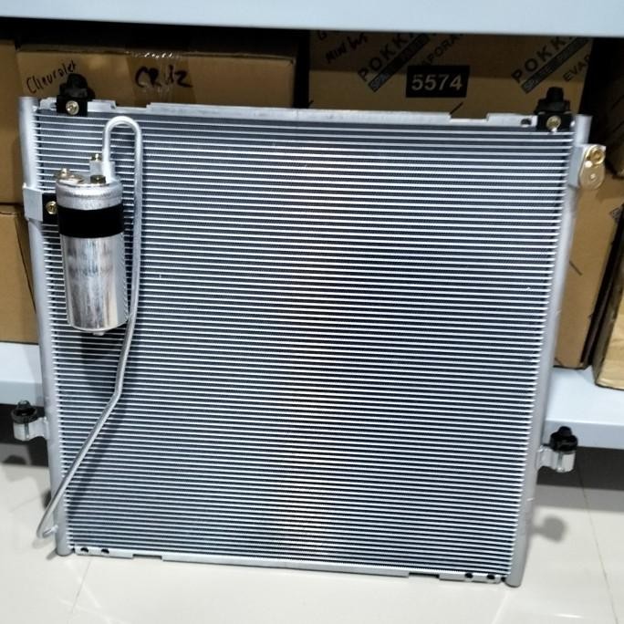 Sale  condensor radiator AC mobil Pajero Strada l300