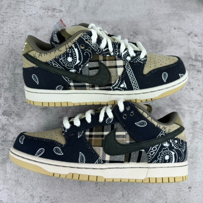Travis Scott x Nike SB Dunk Low Cactus Jack