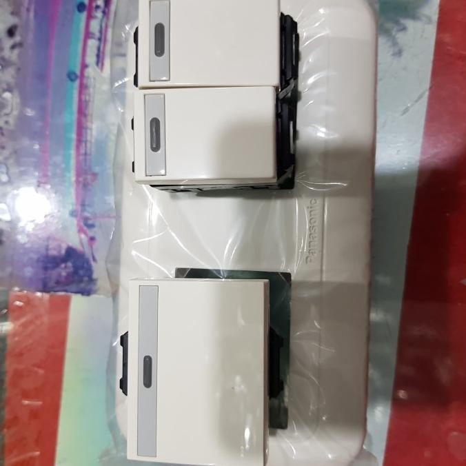 Produk Baru Saklar indikator Lampu Panasonic 2gang isi 3mata saklar Wide series