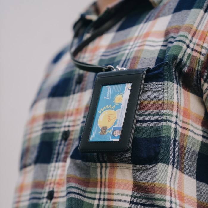 

Leather Lanyard Kancing ID Card Holder Name Tag STARKE Hustle Hog III