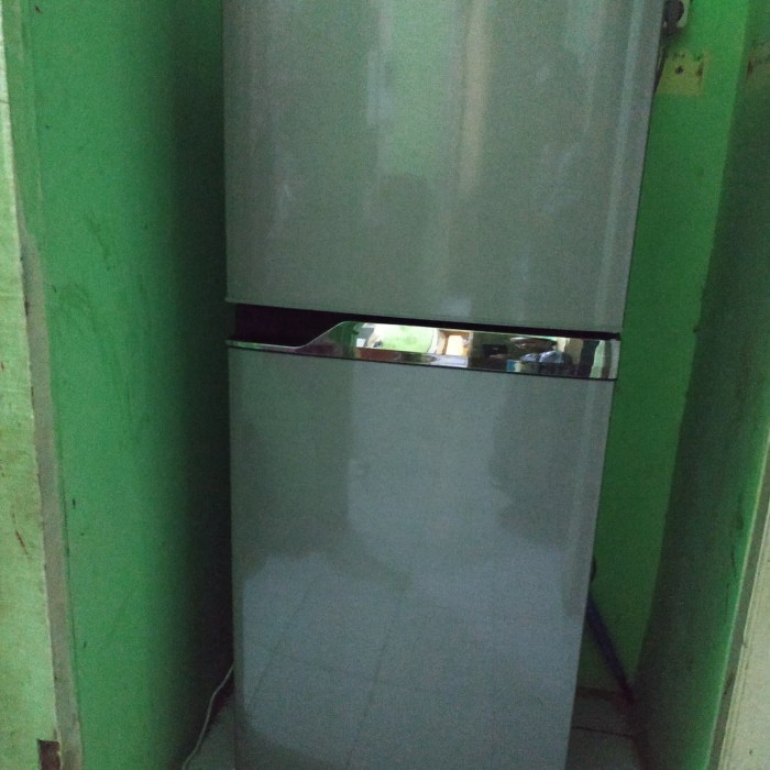 JUAL KULKAS 2 PINTU BEKAS MULUS