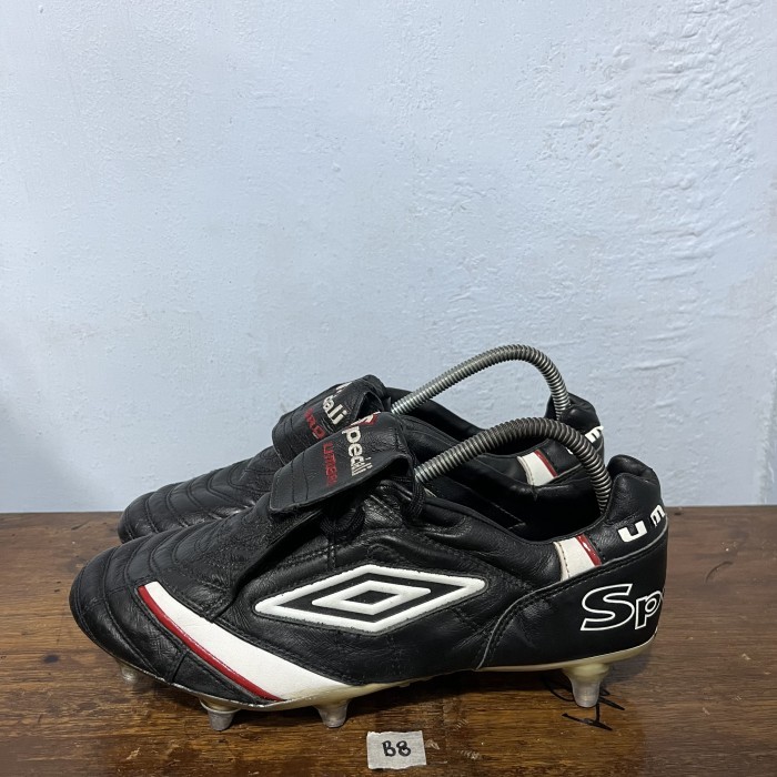 SEPATU BOLA SECOND ORI UMBRO SPESIALI SIZE 42,5